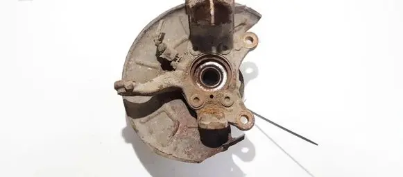 Volkswagen Golf V Front wheel hub