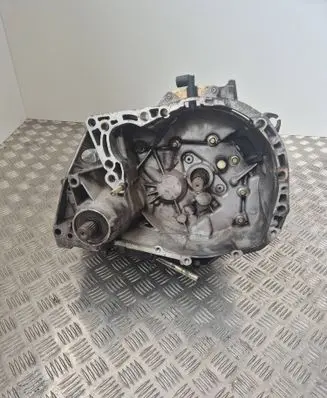 Renault Clio II Manual 5 speed gearbox 7700600037 74823
