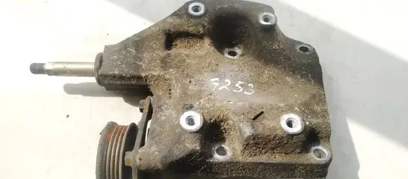 Honda HR-V Engine mounting bracket