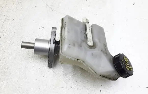 Mazda 3 II Master brake cylinder