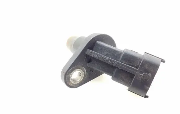 Toyota Corolla E120 E130 Crankshaft position sensor 9008019018