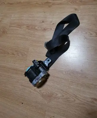 Honda Civic Front seatbelt 270405 040850
