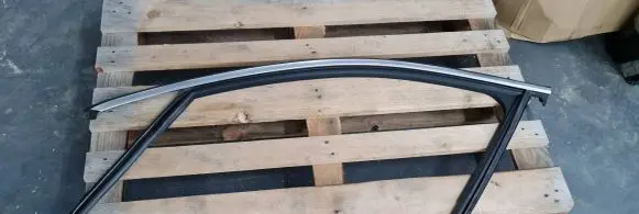 Audi A3 8Y Rubber seal front door window/glass 8Y0837431A