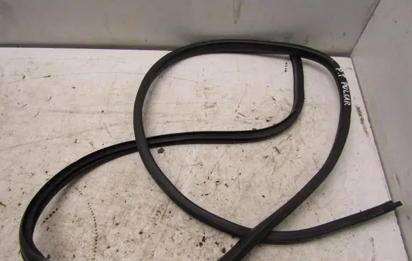 Nissan Pulsar Rear door rubber seal (on body) 