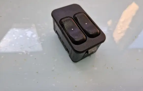 Opel Zafira A Electric window control switch 13363201 90561088