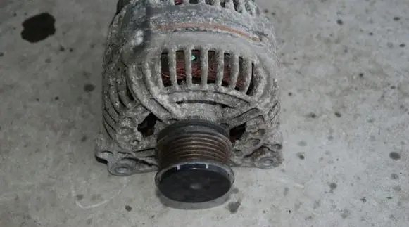 Skoda Octavia Mk2 (1Z) Generator/alternator 03L903023F