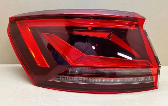 Volkswagen Touareg III Rear/tail lights 760945207C