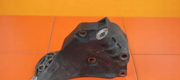 Iveco Massif Engine mounting bracket 504115732 F1CE0481F