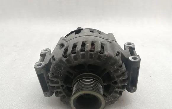 Mercedes-Benz E C207 W207 Generator/alternator A0009067500