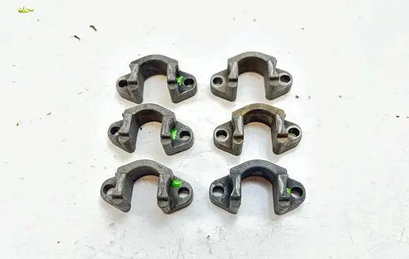 BMW 7 E38 Fuel Injector clamp holder 