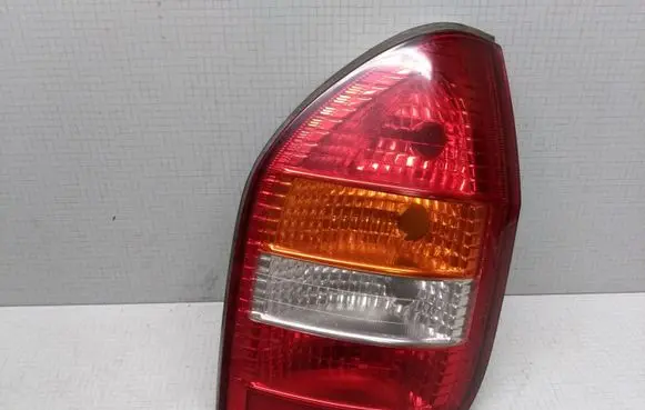 Opel Zafira A Rear/tail lights