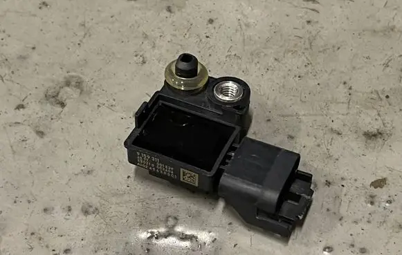 BMW 5 F10 F11 Airbag deployment crash/impact sensor 9159311