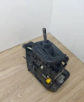 Volvo S80 Gear shifter/selector P08699366