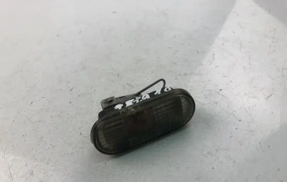 Volkswagen PASSAT B4 Front indicator light 1H0949111
