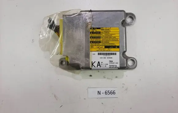 Toyota Avensis T270 Airbag control unit/module 8917005250