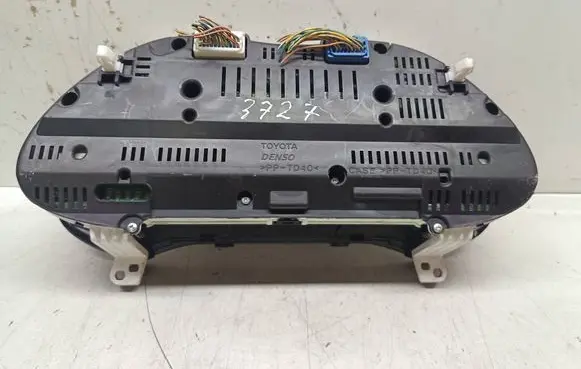 Toyota Avensis T250 Speedometer (instrument cluster) 8380005C00C MB2574305295