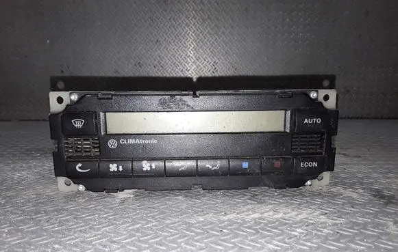 Volkswagen PASSAT B5 Climate control unit 3B1907044A