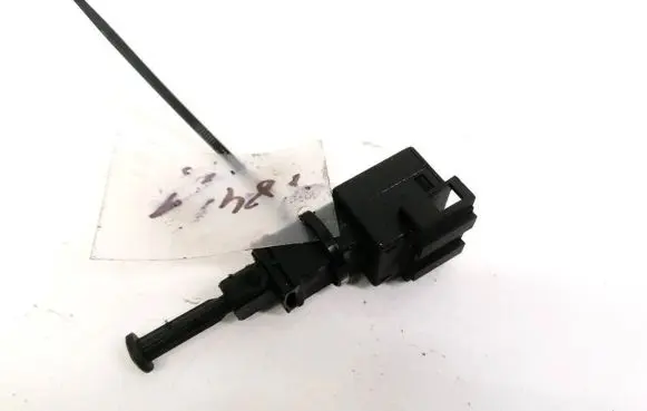 Volkswagen Golf V Brake pedal sensor switch