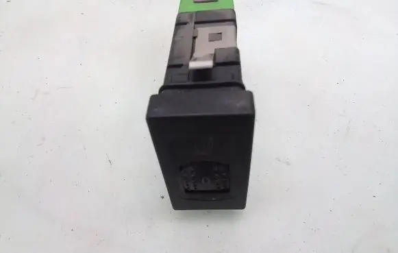 Volkswagen PASSAT B5.5 Seat heating switch
