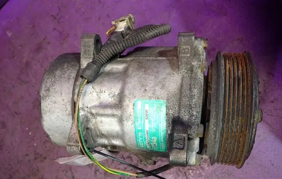 Peugeot 206 CC Air conditioning (A/C) compressor (pump)