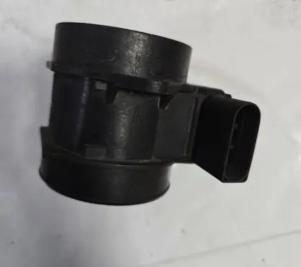 Volvo S40 Mass air flow meter 30611533 62088633 5WK9624