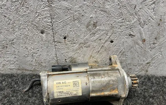 Volkswagen Tiguan Starter motor 02E911022H
