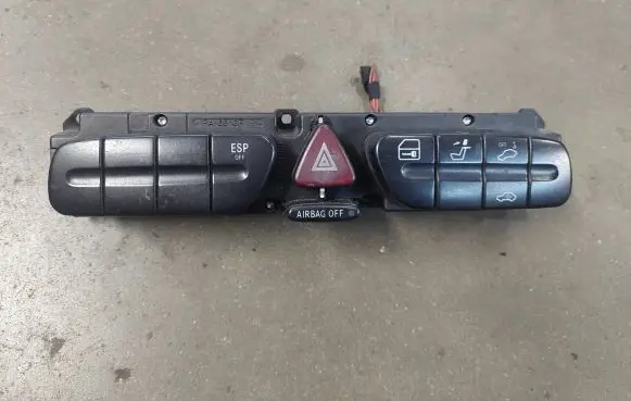 Mercedes-Benz CLK A209 C209 Hazard light switch 2038216258 3306170200 21159014001