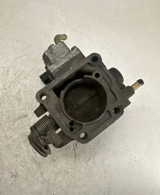 Mazda 626 Throttle valve E9T06871