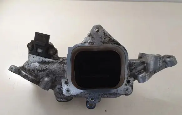 Subaru Outback (BS) Intake manifold