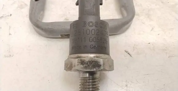 BMW 3 E46 Fuel pressure sensor 0281002475 19111005825