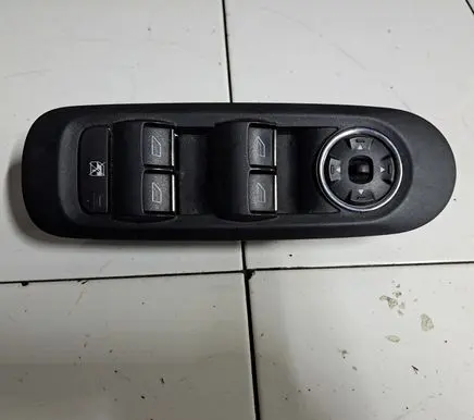 Ford Mondeo MK IV Electric window control switch 7S7T14A132AB