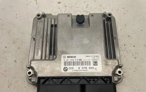 BMW 3 E90 E91 Engine control unit/module 8578945 0281030870 170035463
