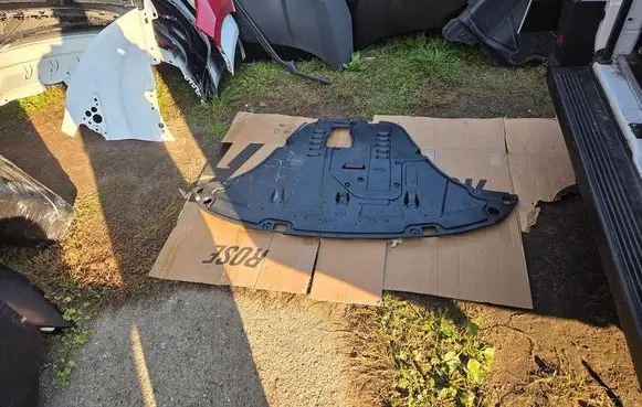 KIA Sorento IV Engine splash shield/under tray 29110P2000