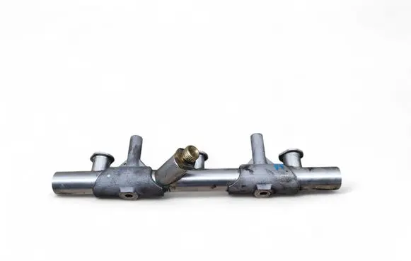 Audi Q7 4M Fuel main line pipe 06E130090AJ