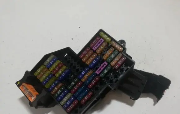 Volkswagen Touareg I Fuse box set 7l0941828 7l0941824