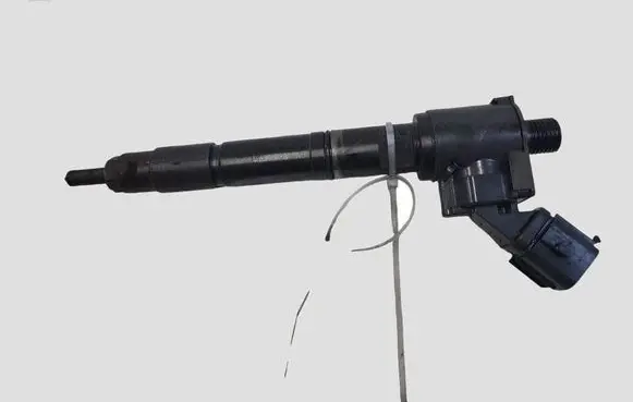 Volvo V60 Fuel injector VEA132370010AAB 31405404