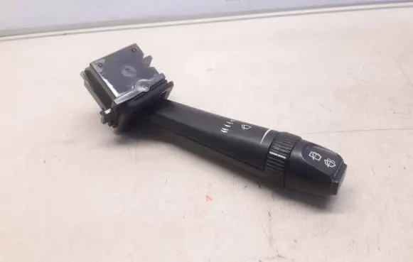 Volvo V70 Wiper control stalk 30768100