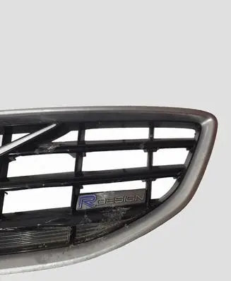 Volvo V40 Front bumper upper radiator grill 31283764 31283762 31353120