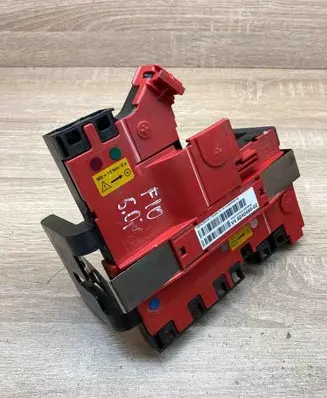 BMW 5 F10 F11 Battery relay fuse 9240490 924049002