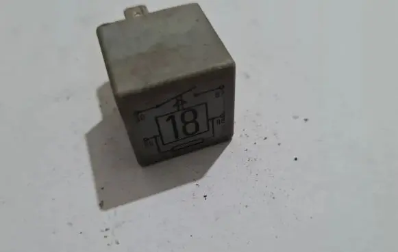 Volkswagen Transporter - Caravelle T4 Other relay 191937503 22204007