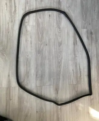 Jaguar XJ X300 Rubber seal front door window/glass 