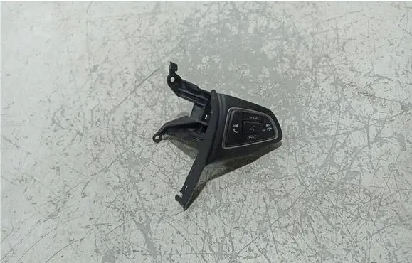Ford Focus Steering wheel buttons/switches F1ET14K147CB