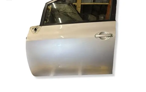 Toyota Auris 150 Front door