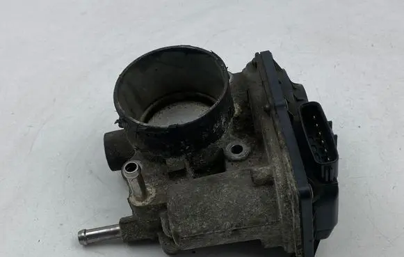Toyota Auris 150 Throttle valve 2203037060