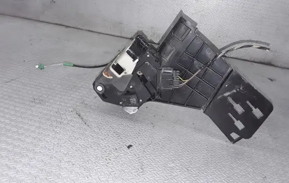 Ford Fiesta Rear door lock 8A6AA26412AJ 8A61A264A52A