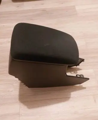 Toyota Auris 150 Armrest 5891102330 147M433