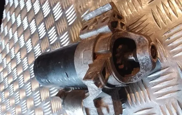 BMW 5 E60 E61 Starter motor 0001139002