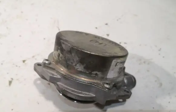 Volkswagen Phaeton Vacuum valve 057145100AE