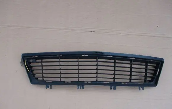 Opel Tigra B Front bumper lower grill 93162183