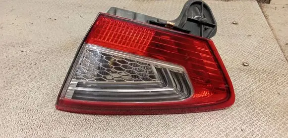 Ford Mondeo MK IV Tailgate rear/tail lights 